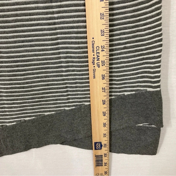 New Express Gray White Striped Crew Neck Asymmetric Hem Tunic Medium - Picture 6 of 10